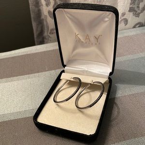 Black diamond hoop in sterling silver, 1/4 ct tw.